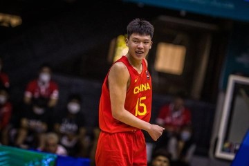 王俊杰&amp;杨瀚森回归后中国男篮如何？解说：能赢日本 锋线厚度不错