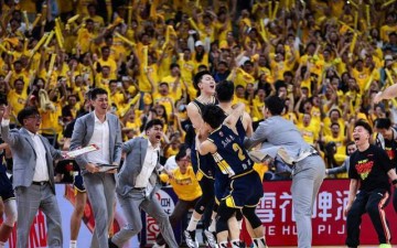 元游棋牌-广东绝杀收获三大奇兵！王牌后卫砍23+6重返巅峰，两锋线完成救赎